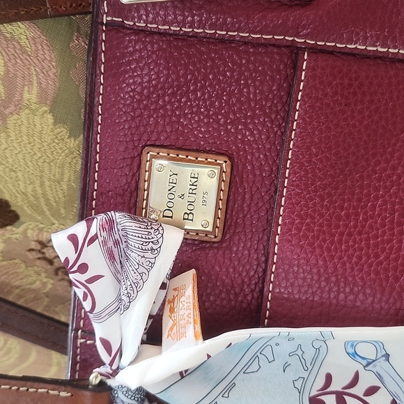 Dooney And Bourke Lexington Shopper Tote - Picture 2 of 15